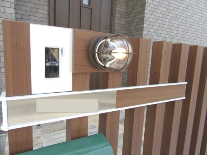 河内長野市 T様 門灯(表札灯)ブラケット交換工事