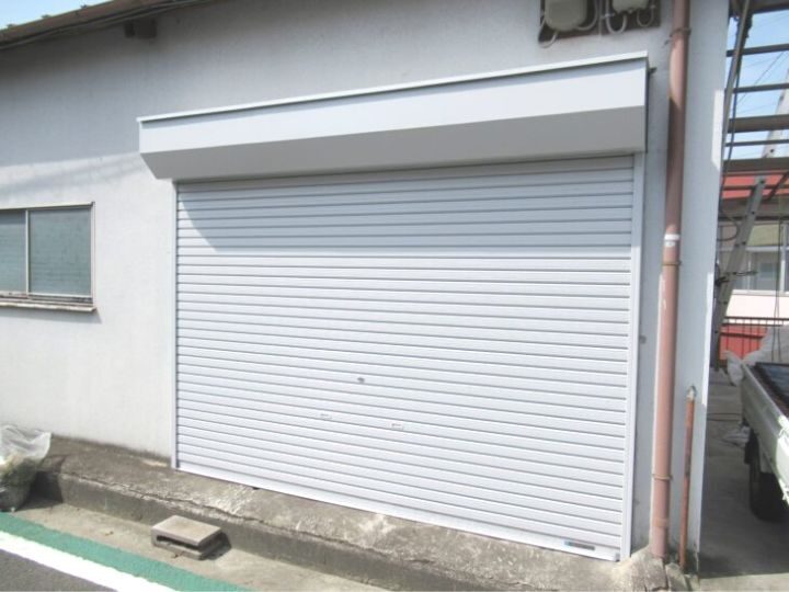 台風被害によるシャッター修理（修繕リフォーム）工事　和泉市　K様邸
