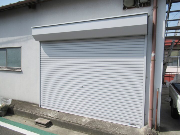   台風被害によるシャッター修理（修繕リフォーム）工事　和泉市　K様邸