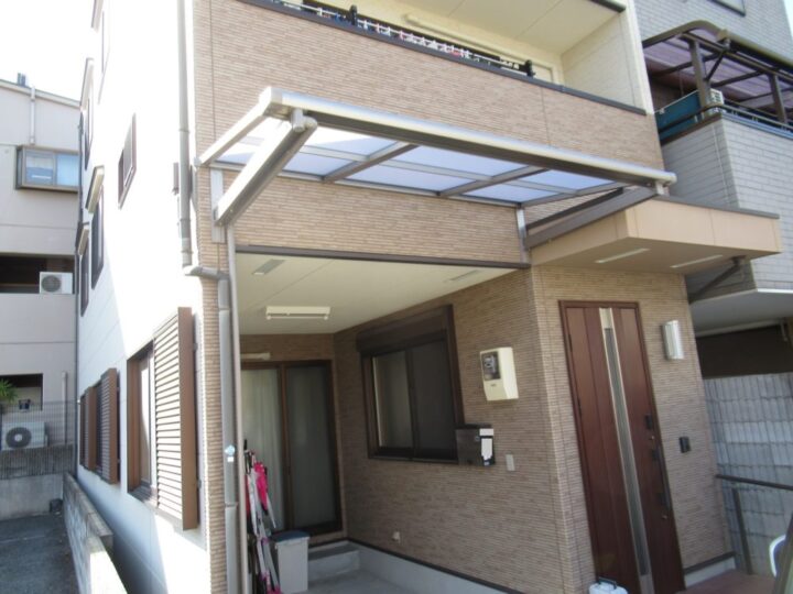   ガレージのテラス屋根設置工事　高槻市M様