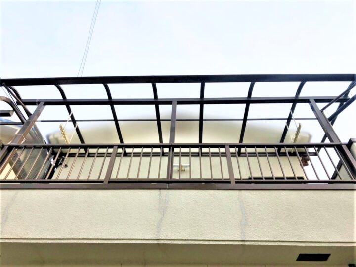   【火災保険適用工事】台風被害復旧工事　ベランダ屋根パネル修復工事　堺市西区　M様邸