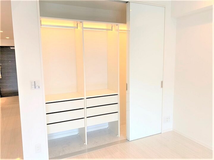   【3LDKマンションリフォーム】入居前リフォーム　押し入れからクローゼット（収納）へリフォーム　浪速区　H様邸