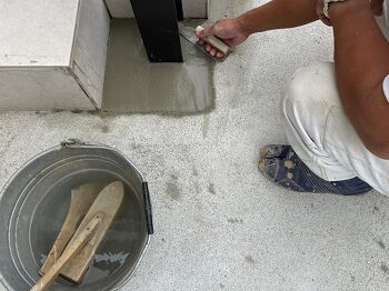 門柱の仕舞い作業です。