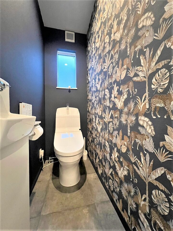   【戸建てリフォーム】トイレの壁紙・床材貼り替えリフォーム　阿倍野区　I様邸